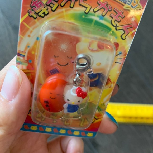 2005 HELLO KITTY MENTAIKO CELL CHARM - Picture 6 of 7
